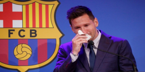 Ucapkan Perpisahan dengan Barcelona, Lionel Messi Menangis