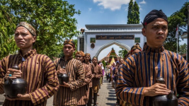 Tata Cara Tradisi Ritual Malam 1 Suro dan Amalan Khas Orang Jawa Bagi Umat Islam