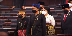 Sidang Tahunan MPR, Jokowi Pakai Pakaian Adat Suku Baduy dan Ma’ruf Amin Pakai Baju Adat Mandar