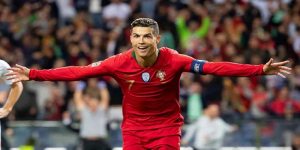 Resmi, Cristiano Ronaldo Gabung Manchester United, Dikontrak 2 Tahun