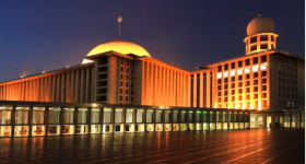Ini Potret Masjid Istiqlal dengan Lampu Warna-warni, Netizen Sebut Mirip Diskotik