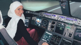 Sosok dan Potret Maya Ghazal, Perempuan Pengungsi Suriah Pertama Jadi Pilot di Inggris