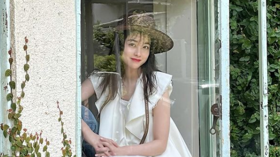 8 Pose Cantik Kanna Hashimoto, Aktris Muda Jepang yang Pesonanya Jadi Sorotan