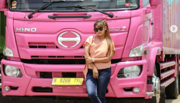 Profil dan Biodata Devi Nuraisyah: Umur, Instagram, Driver Cantik, Sopir Truk Wanita Asal Wonogiri