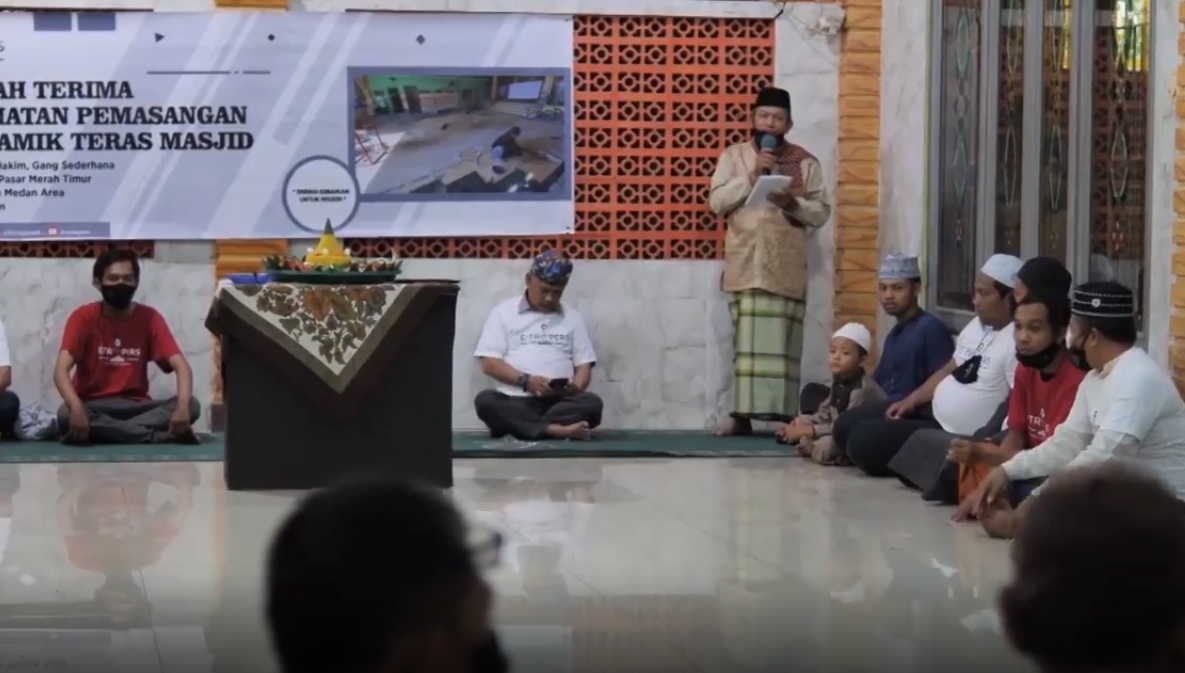 Berikan Kenyamanan Beribadah, Warga Gotong Royong perbaiki Mesjid Al-Chairat Kecamatan Medan Area, Kota Medan