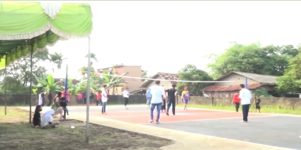 Gotong Royong Pembangunan Lapangan Voli di Kelurahan Bukit Lama Palembang, Kini Warga Bersuka Cita Berolahraga