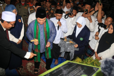 Kunjungi Pondok Pesantren Nurul Islam Mojokerto, Erick Thohir Disambut Teriakan 