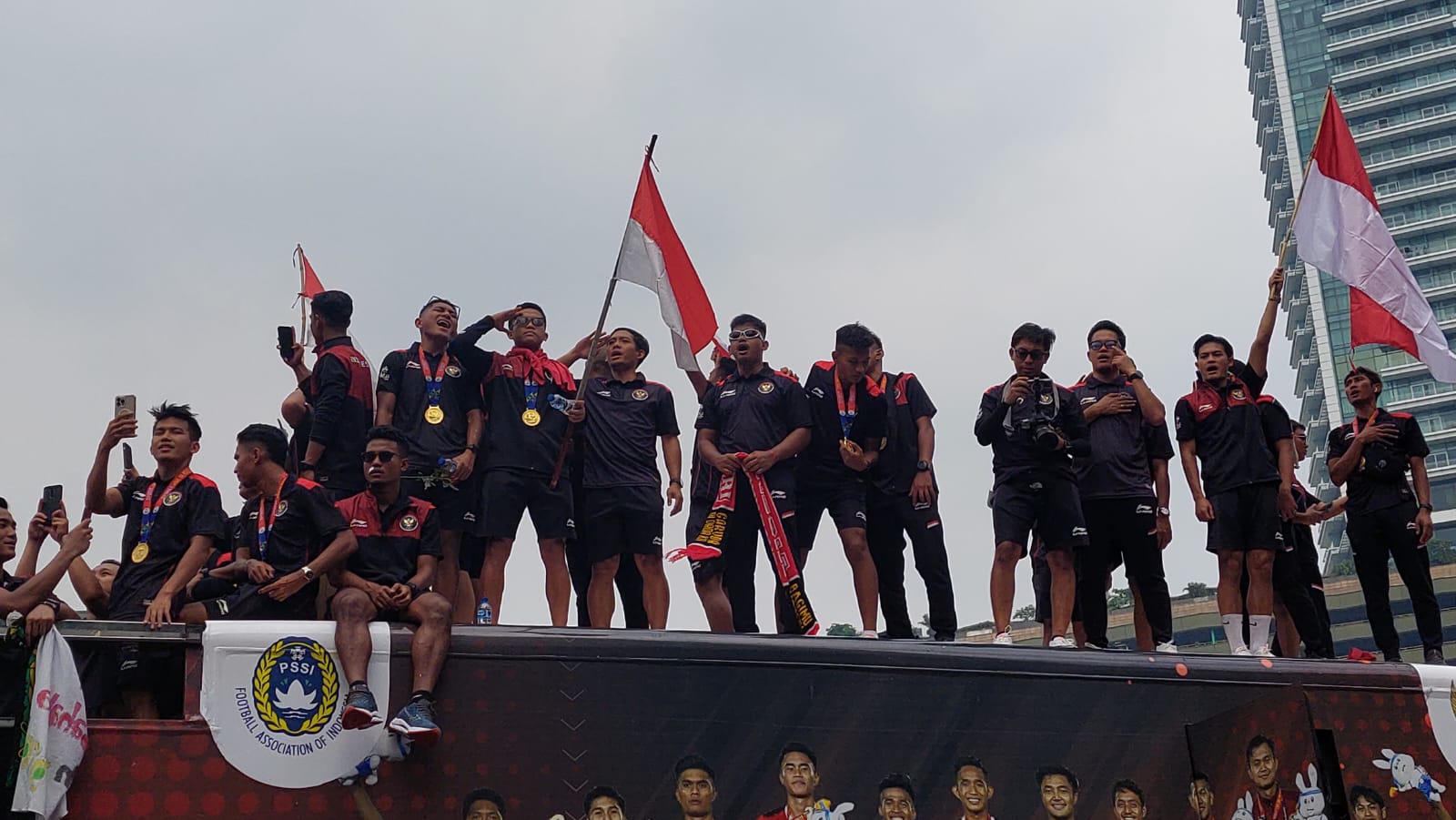 Konvoi Timnas Indonesia U-22, Erick Thohir: Ayo Kita Revolusi Mental Sepak Bola Indonesia