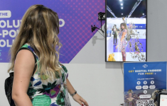 AR Fashion Karya Anak Bangsa Ini Sukses Jadi Daya Tarik Pengunjung di Future Blockchain Summit 2023 Dubai