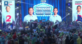 Ditengah Guyuran Hujan, Prabowo-Gibran Temui Ratusan Ribu Masyarakat di Kampanye Akbar Bandung