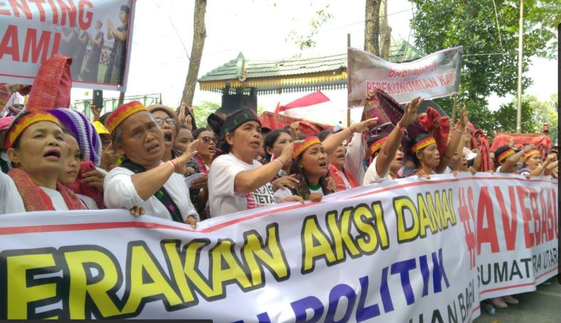 Tolak Pemusnahan Babi, Ratusan Ribu Warga Serbu Kantor DPRD Sumut