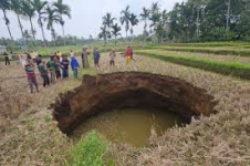 Kemunculan Sinkhole di Sumbar, Pakar Soroti Faktor Meteorologis