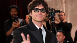 Jacob Elordi Raih Nominasi Oscar Pertama, Rayakan Bersama Ibu dan Anjingnya