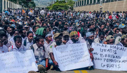 Ribuan Siswa di Wamena Demo Tolak Program Makan Bergizi Gratis