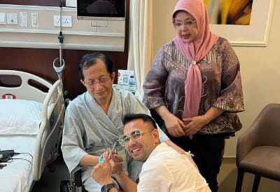 Raffi Ahmad Jenguk Menteri Agama Nasaruddin Umar di Rumah Sakit, Panjatkan Doa Kesembuhan