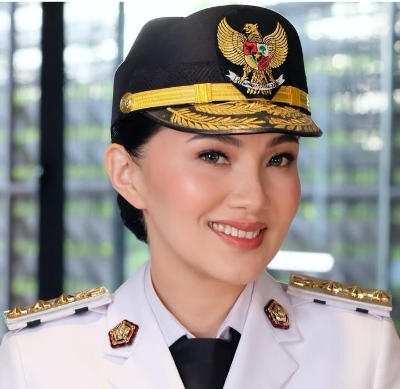 Warga Net Pangling Dengan Penampilan Cantik Gubernur Maluku Utara