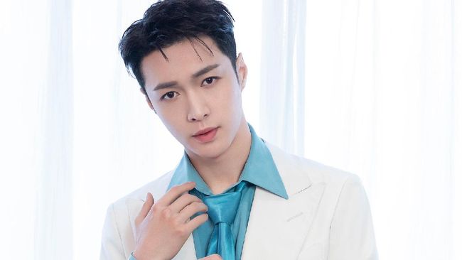 Lay EXO Sampaikan Duka atas Wafatnya Vidi Aldiano