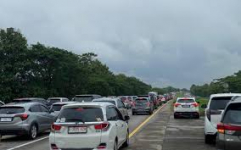 Kepadatan Tol Meningkat Saat Arus Balik, 186 Ribu Kendaraan Tercatat