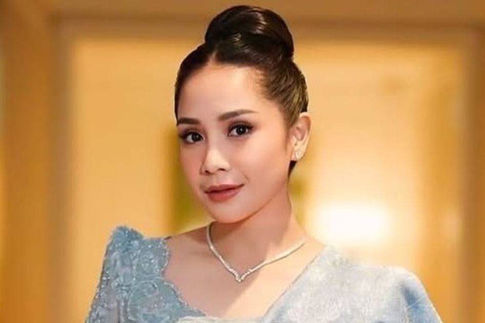 Nagita Slavina Tak Beri Kado, Tapi Puisi Yang Bicara Lebih Dalam Untuk Raffi 