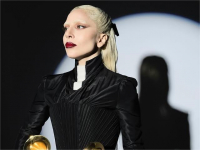 Lady Gaga Batal Konser di Kanada akibat Infeksi Pernapasan