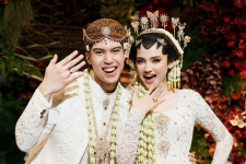 Akad El Rumi–Syifa Hadju Bernuansa Jawa Modern, Suvenir Emas dan Maskawin Jadi Sorotan