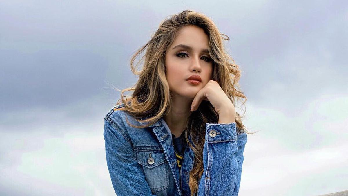 Cinta Laura Bahagia Hadiri Pernikahan El Rumi–Syifa Hadju, Sebut Serasi dan Siapkan Kado 