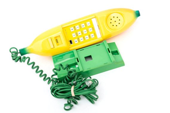 Saat Dunia Kecanduan Layar, Telepon Klasik Kembali Dilirik