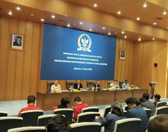 DPR Terima Aspirasi Mahasiswa, Isu BBM hingga Program Makan Bergizi Gratis Jadi Sorotan