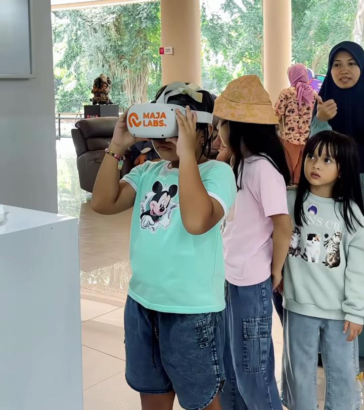 Sensasi Virtual Reality Warnai ART SURA 2025 lewat Karya Made Wiyanta
