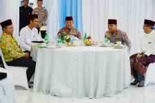 Kapolri Temui Ustaz Abdul Somad di Pekanbaru, Tegaskan Polri Terbuka dan Siap Dikritik