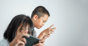 Anak Main Game dan Medsos Hingga 41 Jam Seminggu, Begini Temuan Peneliti Unesa