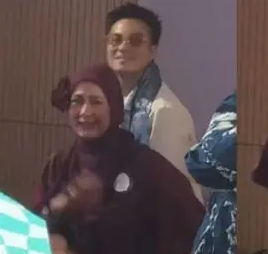 Paula Verhoeven dan Baim Wong Kompak Dampingi Kiano di Momen Kelulusan