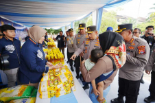 Kapolri Tinjau GPM Polda Banten, 27 Ton Beras SPHP Disalurkan ke Masyarakat