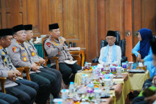 Jenderal Sigit Kunjungi Dua Ponpes Besar Jatim, Tegaskan Komitmen Polri Jaga Kerukunan Bangsa
