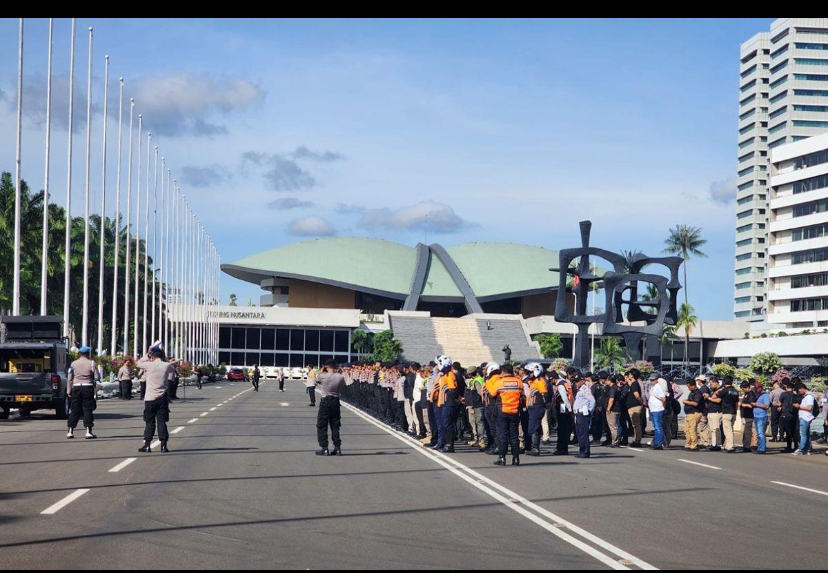 Aparat Perketat Penjagaan DPR Jelang Aksi 27 Agustus