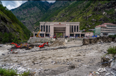 Banjir Dahsyat Hantam Perbatasan Nepal–Tibet, Kerusakan Meluas di Kawasan Himalaya