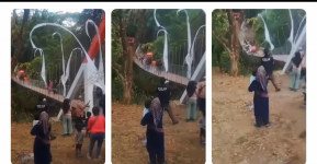         Peresmian Berujung Panik, Jembatan di Pangandaran Tiba-Tiba Ambruk Saat Dilintasi