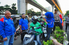 Pererat Sinergi, Buruh dan Polri Bersatu Ringankan Beban Warga Lewat Bakti Sosial