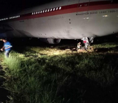 Insiden Garuda di Bandara Sultan Hasanuddin, Ban Pesawat Pecah saat Pendaratan
