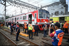 KRL Anjlok Saat Masuk Stasiun Jakarta Kota, Penumpang Aman dan Operasional Berangsur Normal