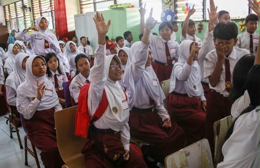 Lindungi Siswa dari Paparan Abu Vulkanik, TK hingga SMP di Bogor Belajar dari Rumah