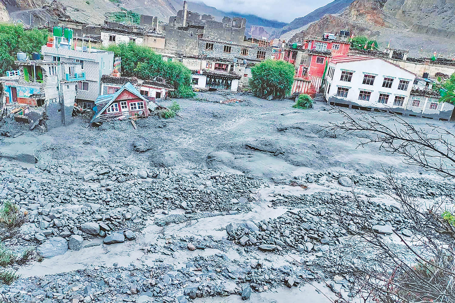 Gunung Runtuh ke Sungai, Banjir hingga Longsor Terjadi di Nepal