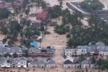 Tanggul Kembali Jebol Usai Diperbaiki, Banjir di Padang Disebut Lebih Parah dari Tahun Lalu