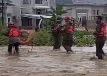 Banjir di Padang Rendam Tiga Kecamatan, Ratusan Warga Terdampak dan Dievakuasi