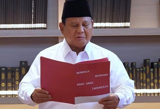 Prabowo Pimpin Pembacaan Ikrar Sumpah Pemuda Bersama Sejumlah Siswa