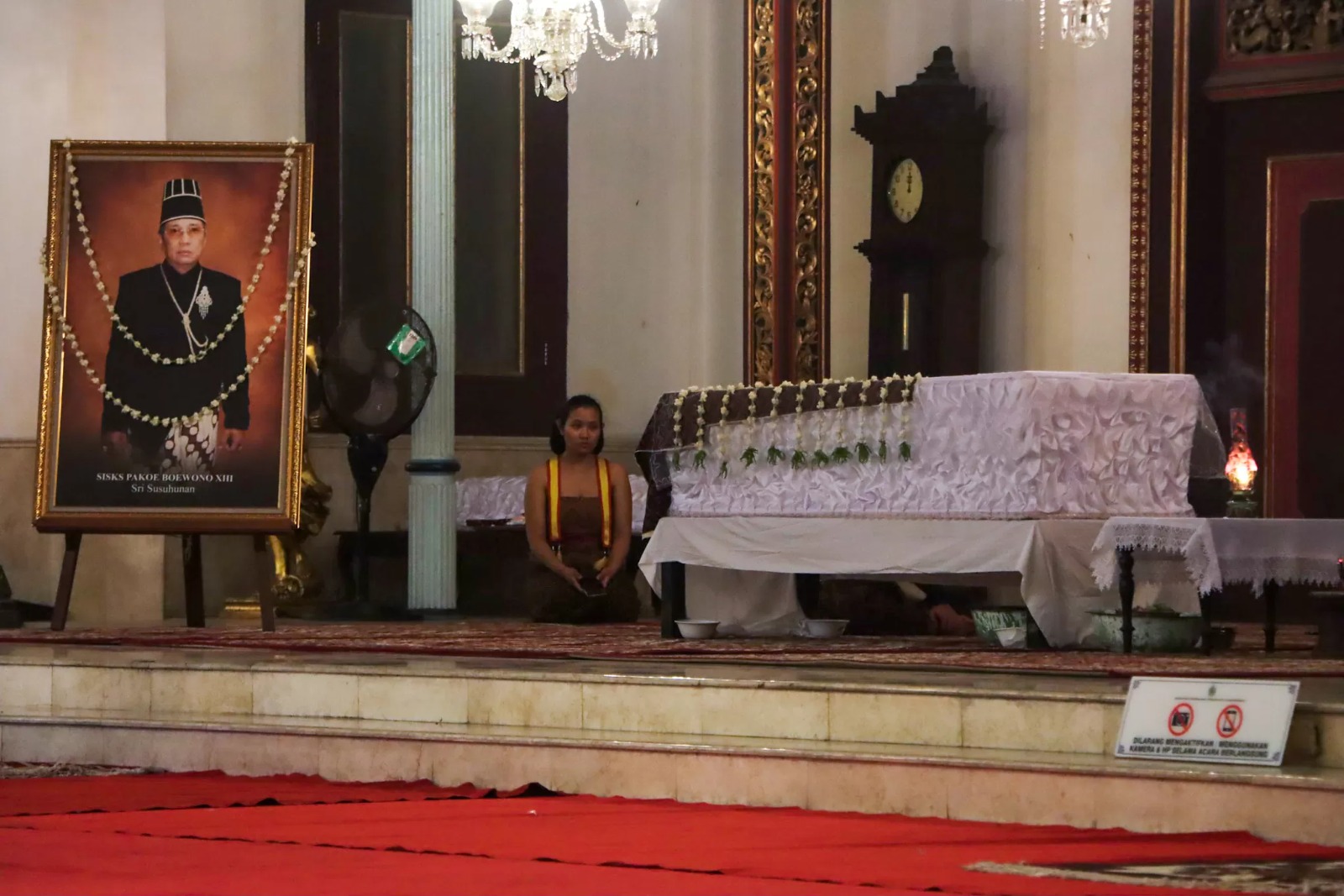 Presiden Jokowi Melayat ke Keraton Surakarta, Doakan Mendiang Pakubuwono XIII