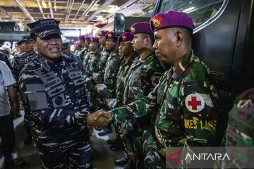 TNI Gerak Cepat Salurkan Bantuan Ke Tiga Provinsi Di Sumatra Yang Terdampak Banjir